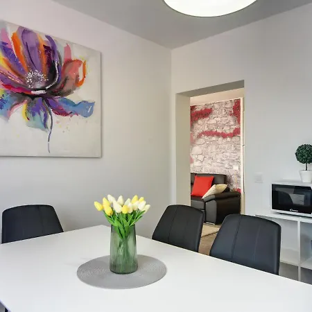 Noemi By Interhome *