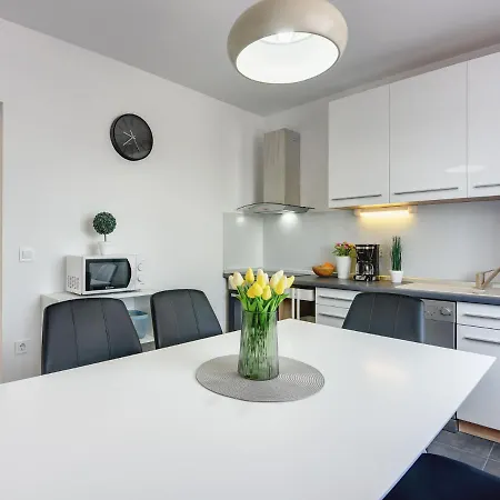 Noemi By Interhome