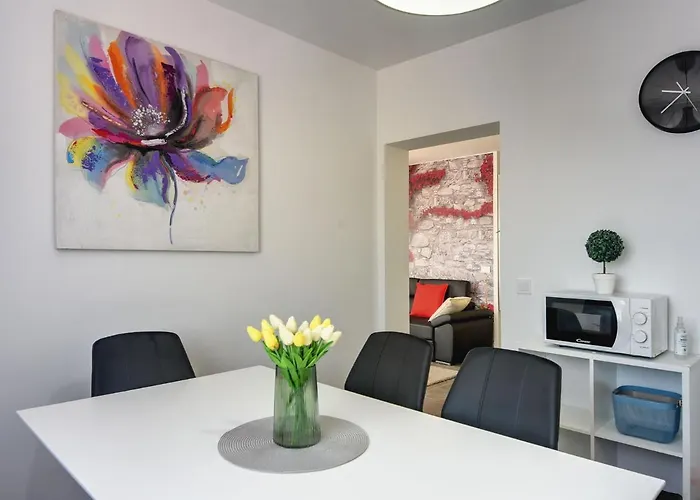 Noemi By Interhome *