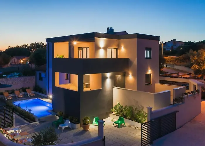 Noemi By Interhome *