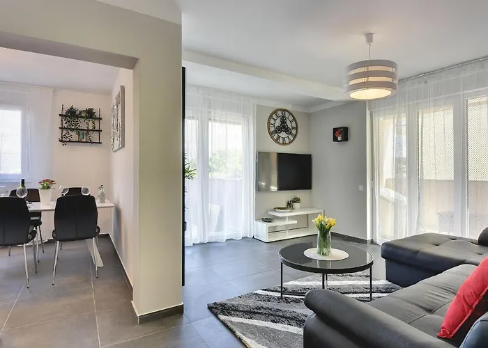 빌라 Noemi By Interhome Ližnjan